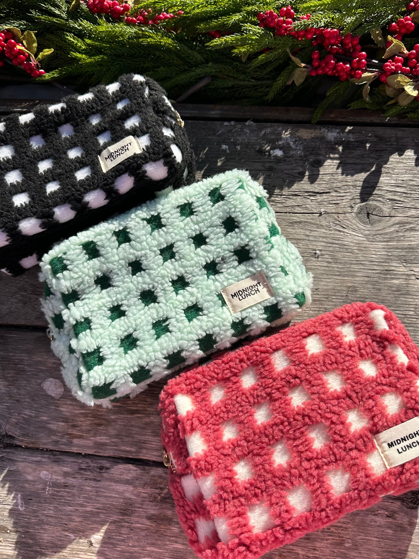 Carrie Sherpa Pouch | Signtaure Red